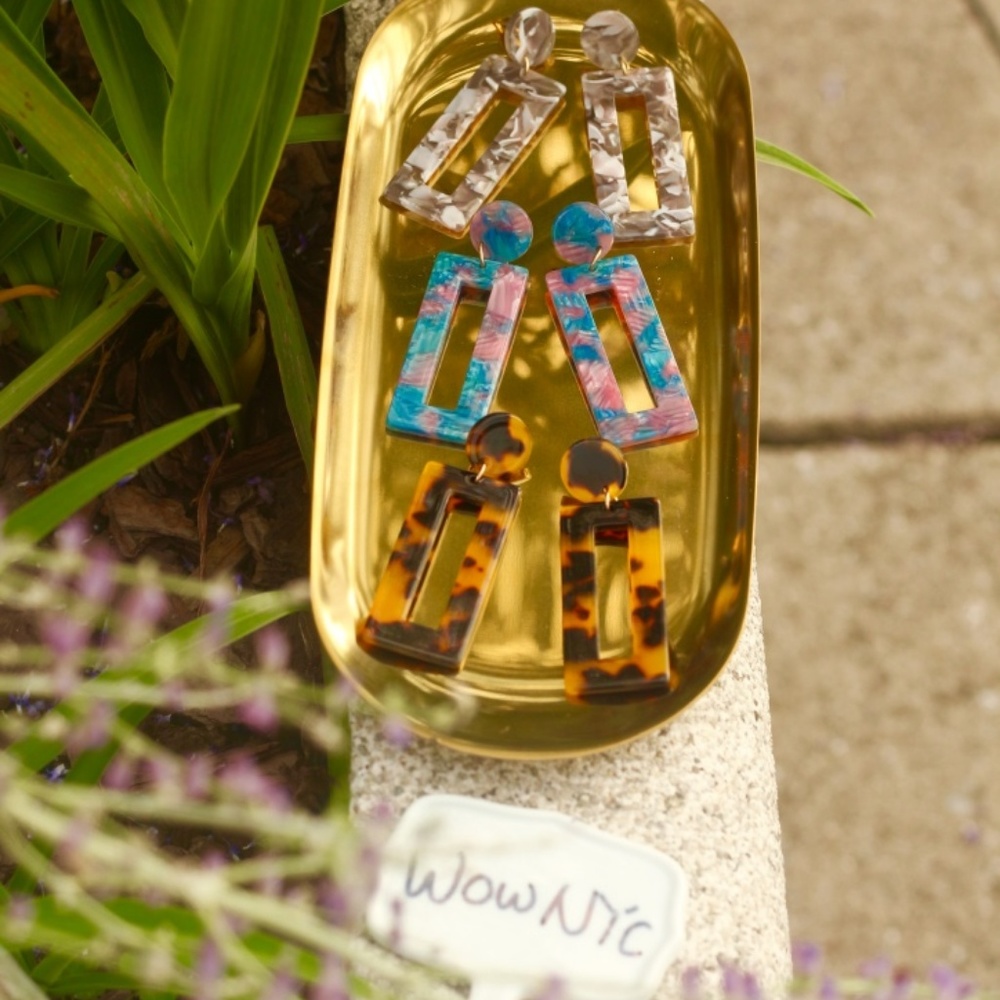 New Leopard Geometric Acrylic dangling earrings - Picture 6 of 8